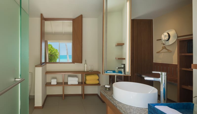 Centara Ras Fushi Resort & Spa-Deluxe Oceanfront Beach Villa 3_6696